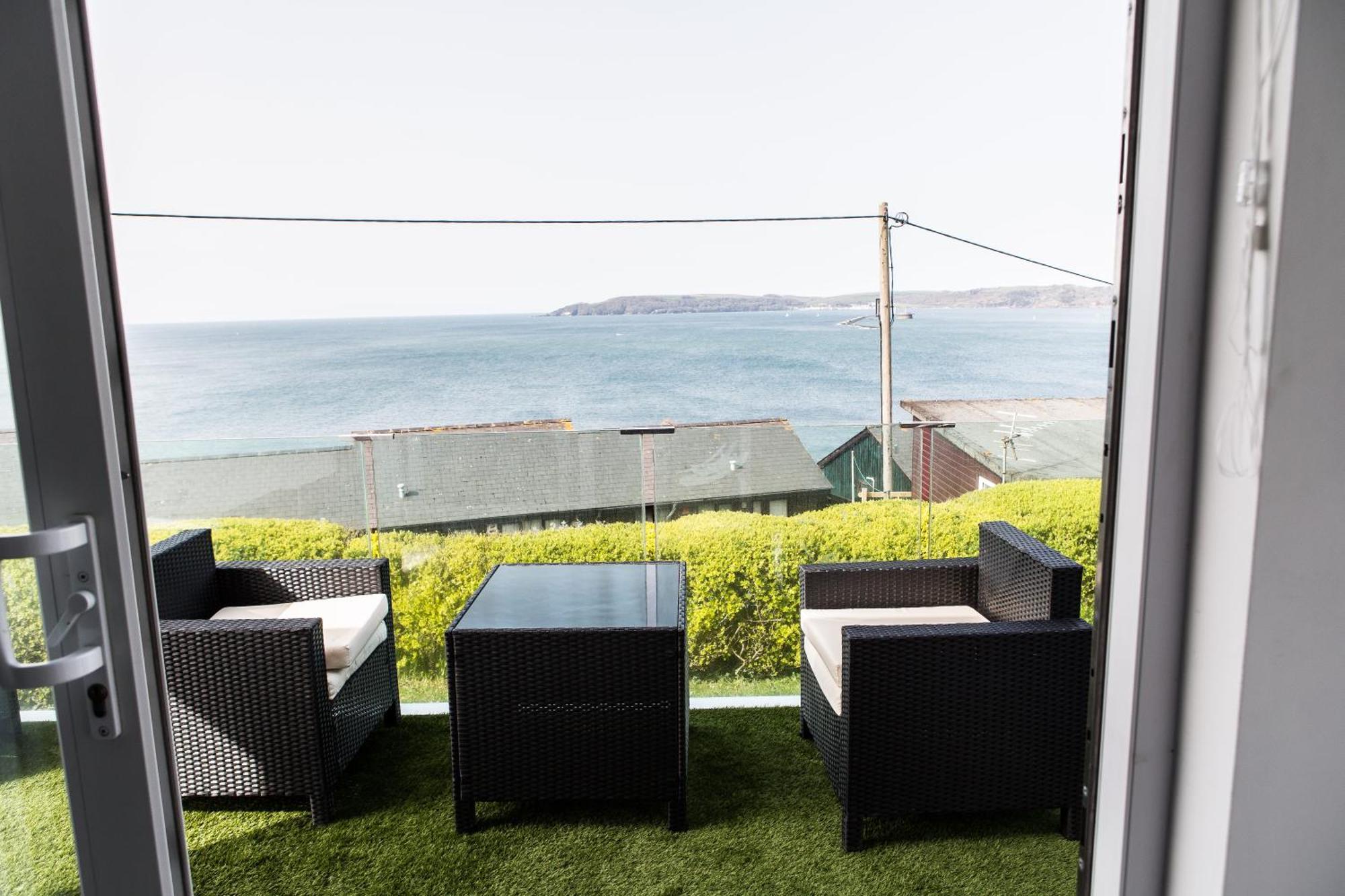 2 Bedroom Chalet With Sea Views 普里茅斯 外观 照片
